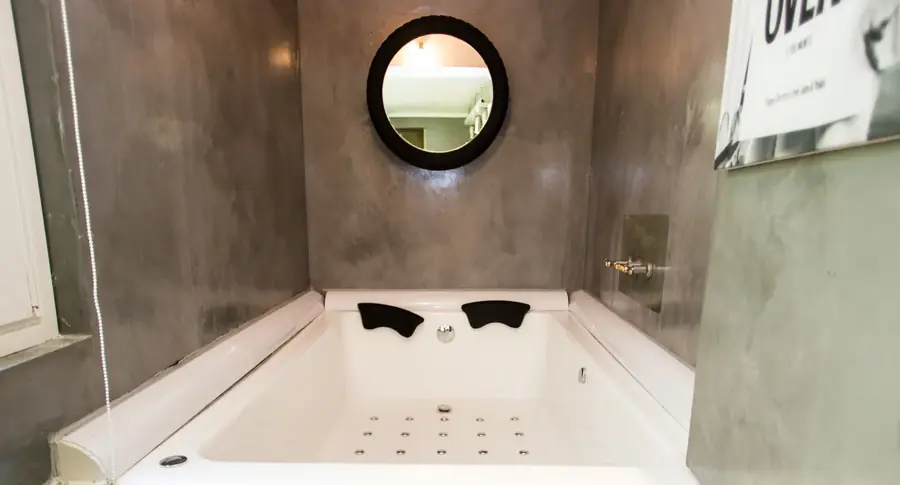 Baño con hidromasaje — Gray Studio